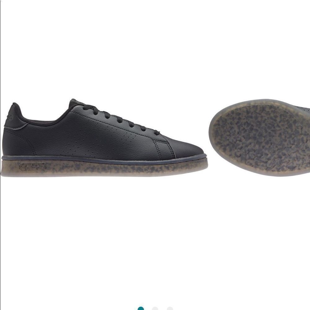 Adidas Men’s advantage classic leather sneaker size 7 in black, NWT